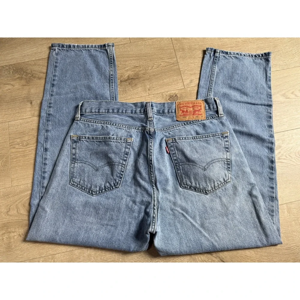 Mens Levis 505 light wash jeans 100% cotton straight leg size 34x30 (34x27)